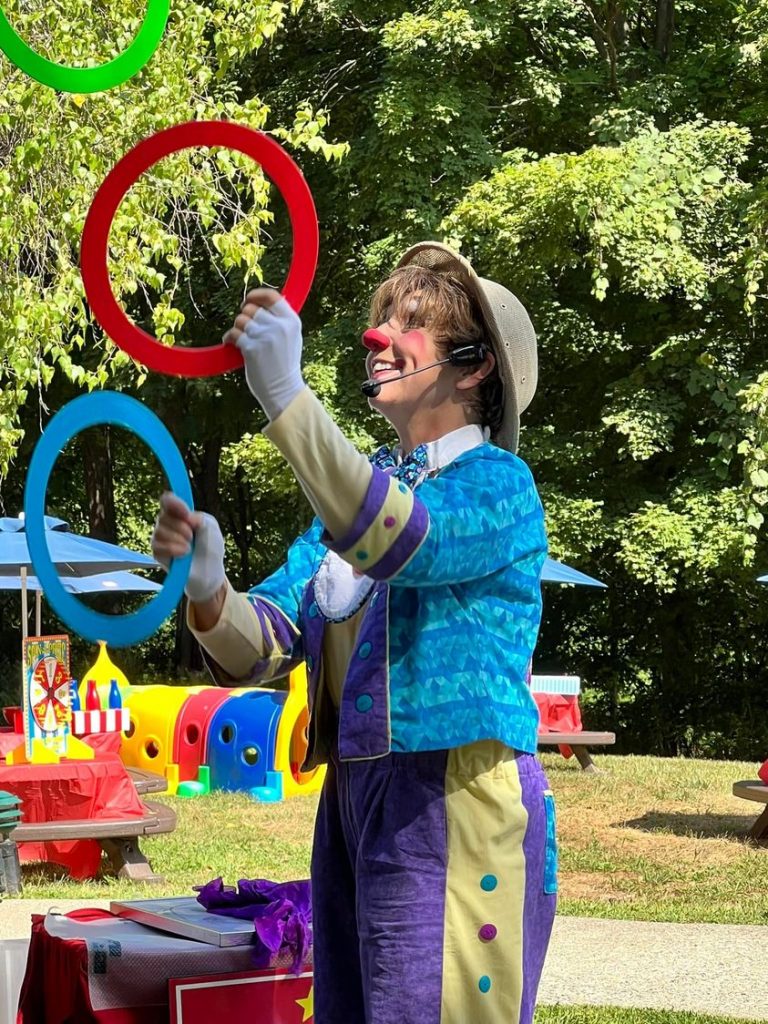 Bee Bee juggling rings